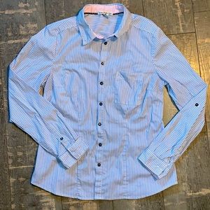 Ladies Beautiful business button down long sleeve top medium